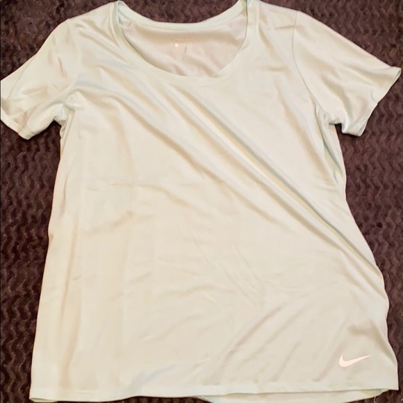 Nike dry fit shirt - Picture 1 of 2